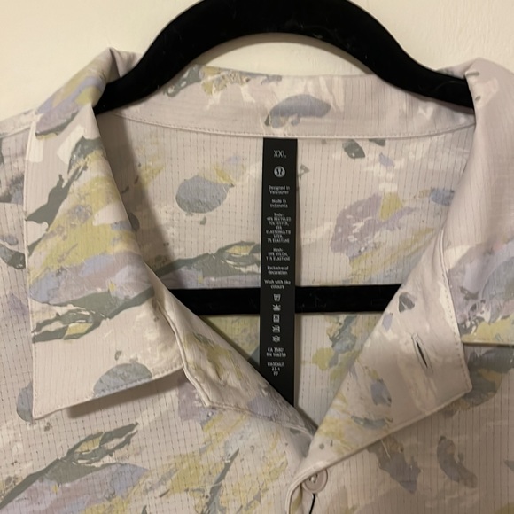 LULULEMON NWT Airing Easy Camp Collar Shirt Mens XXL Multi-Color Stretch - Picture 2 of 5
